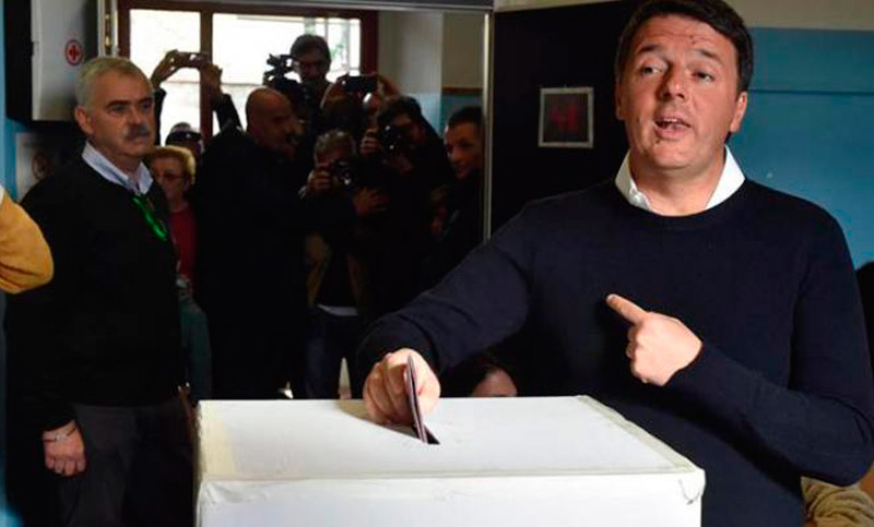 Italia ya vota en un referéndum clave para el primer ministro Renzi
