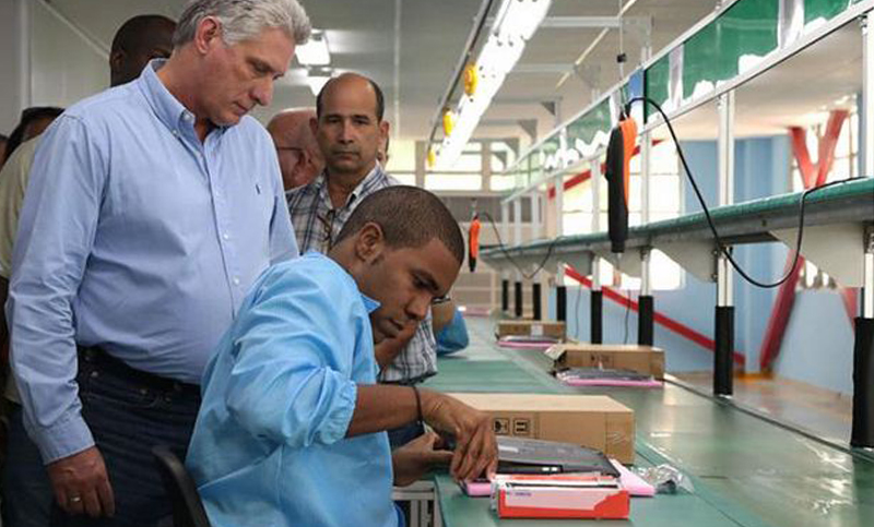 La Habana ya tiene su primera fábrica de computadoras portátiles