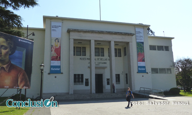 Previo a su apertura, Fein recorrió las reformas el Museo Castagnino