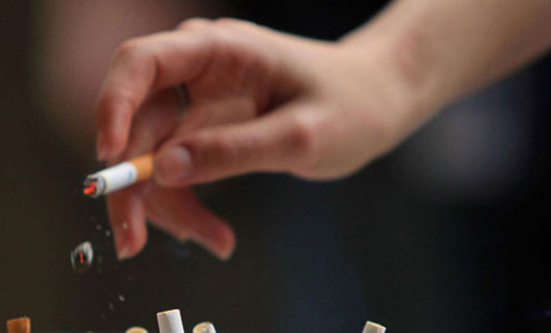 Uruguay sube 15% impuesto al cigarrillo como parte de política antitabaco