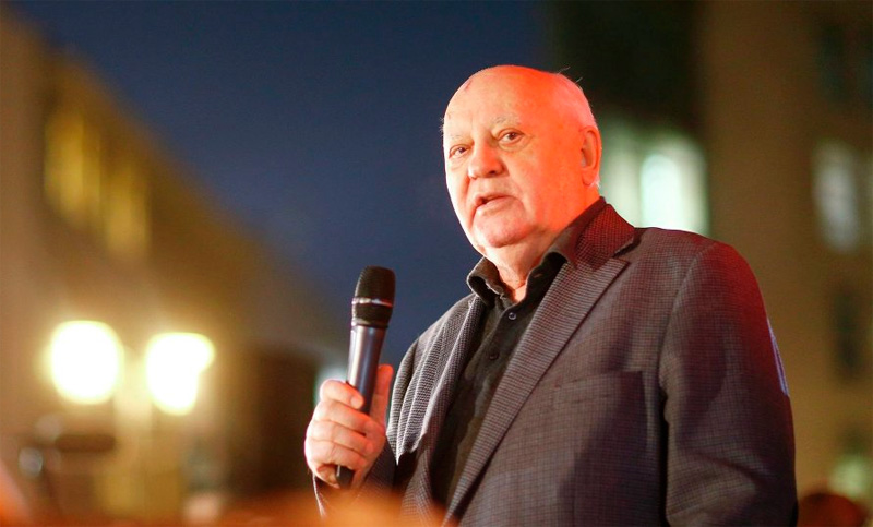 Gorbachov advierte que “el mundo se prepara para una guerra nuclear”