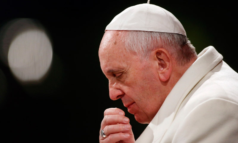 El Papa y los políticos: «Hay que rezar por los gobernantes y no dejarlos solos»