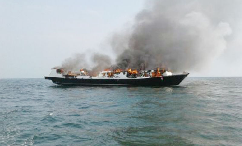 Murieron al menos 23 personas en un barco de turismo en Indonesia