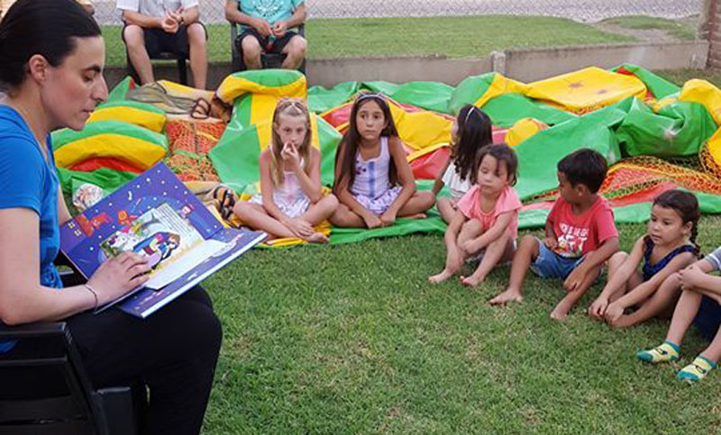 «Mi primer libro infantil», una iniciativa que acerca a los bebés a la lectura