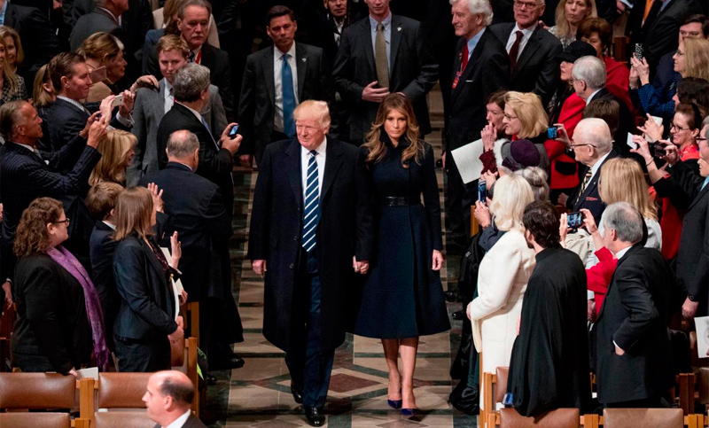Trump participó de una ceremonia religiosa en la Catedral de Washington