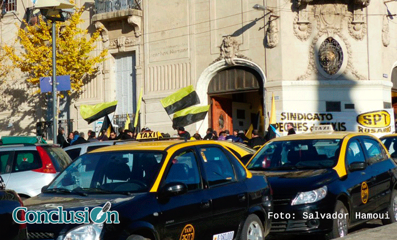 Taxistas irán por un aumento de 30 a 35 por ciento de aumento en la tarifa