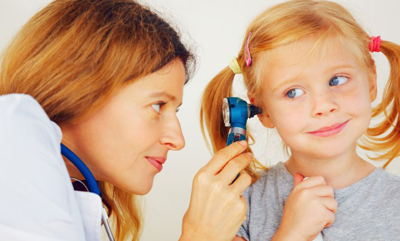 Detección de problemas auditivos a tiempo, clave para el buen desempeño escolar