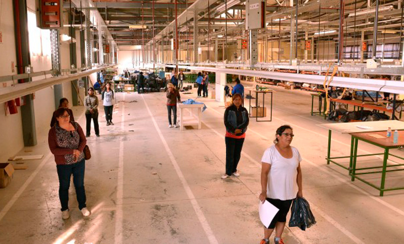 Cierra otra textil y despiden a 40 trabajadoras en Neuquén