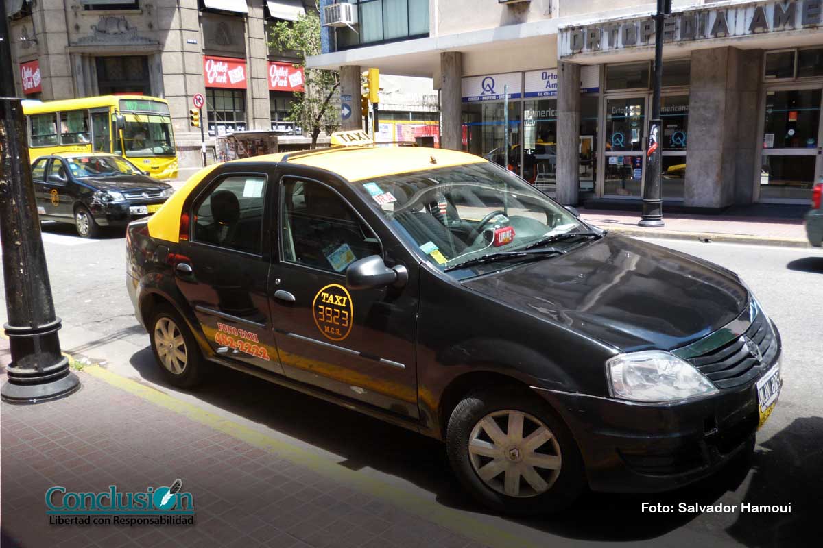 Cesca: «El aumento de la tarifa de taxis dependerá de la definición de paritarias»