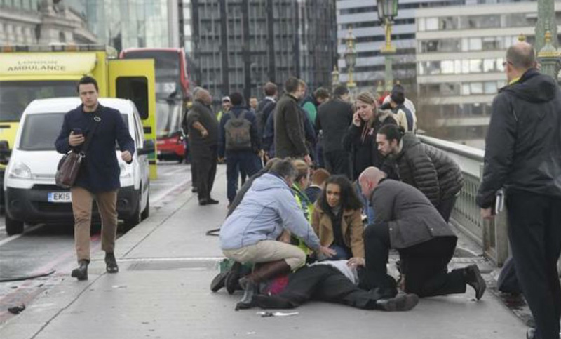 Atentado terrorista en Londres deja un saldo de cuatro muertos y veinte heridos
