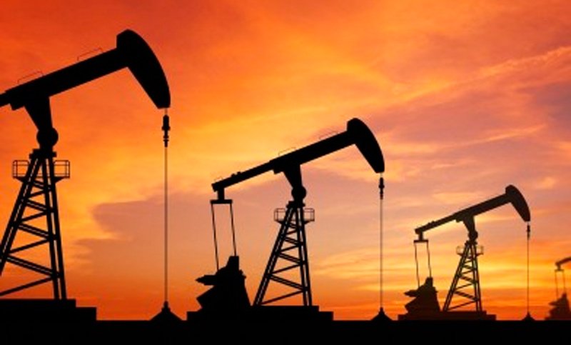 Se derrumbó 8% la producción de petróleo en el primer semestre