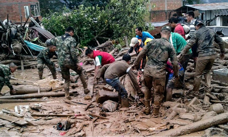 Al menos 127 muertos y centenares de heridos por avalancha en Colombia