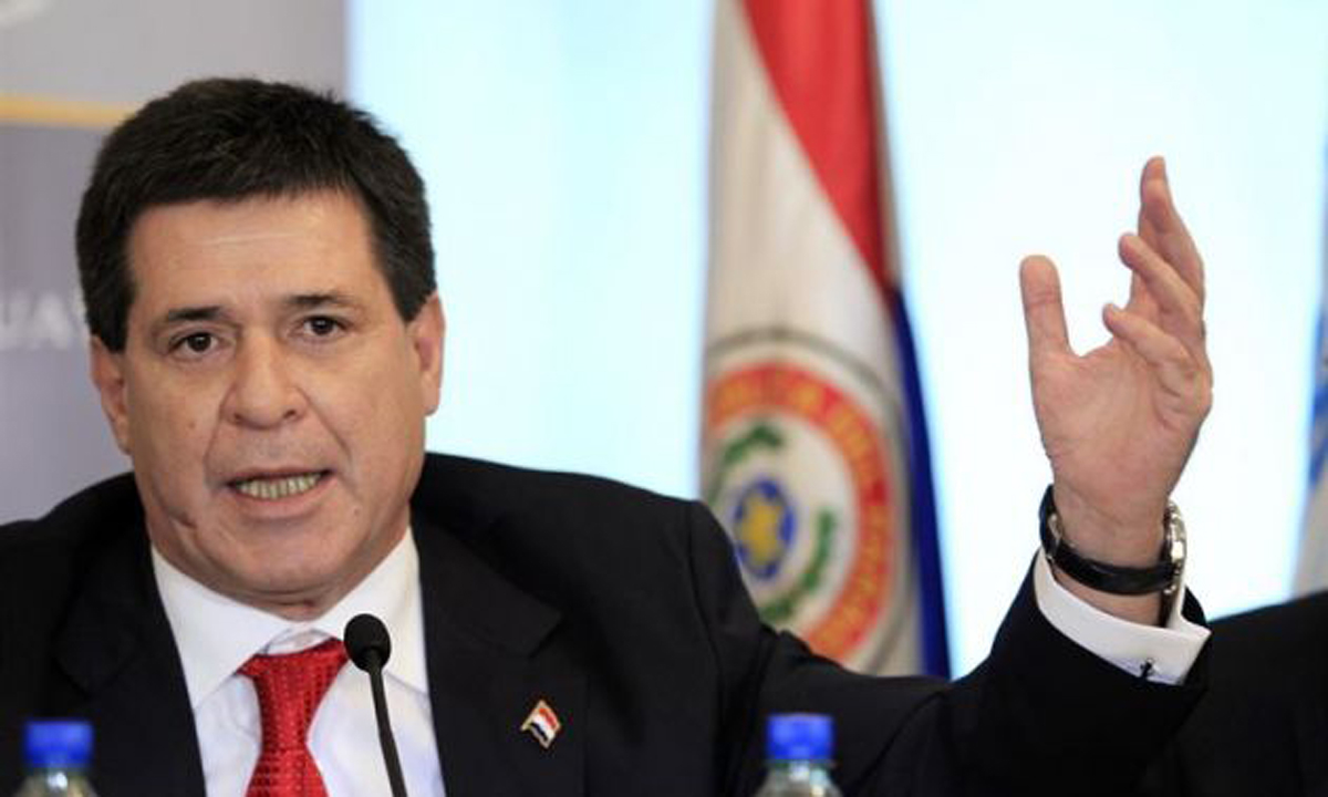 Tras disturbios, Cartes desiste en buscar reelección en Paraguay