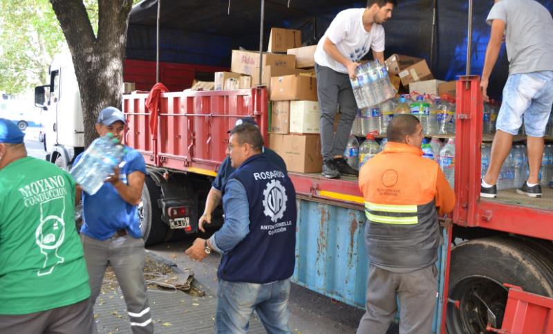 Sindicatos rosarinos enviaron donaciones para los inundados en Chubut