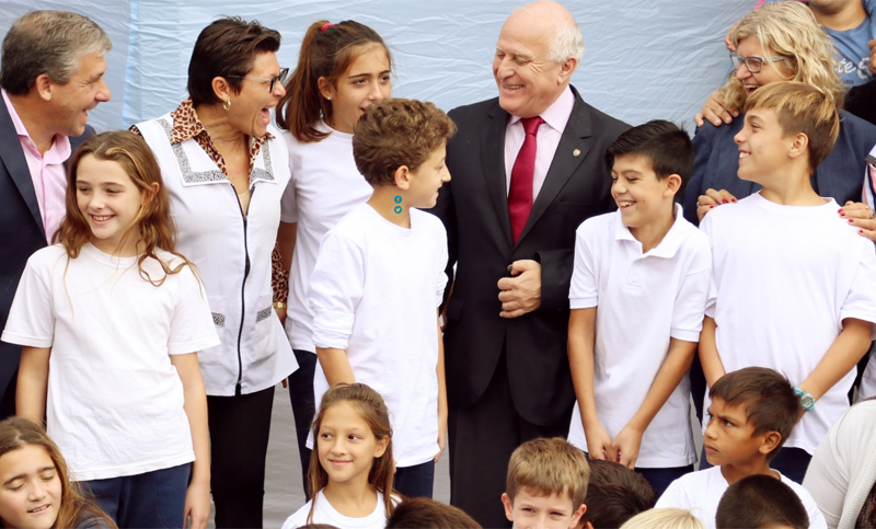 El gobernador Miguel Lifschitz inauguró una escuela primaria en Roldán