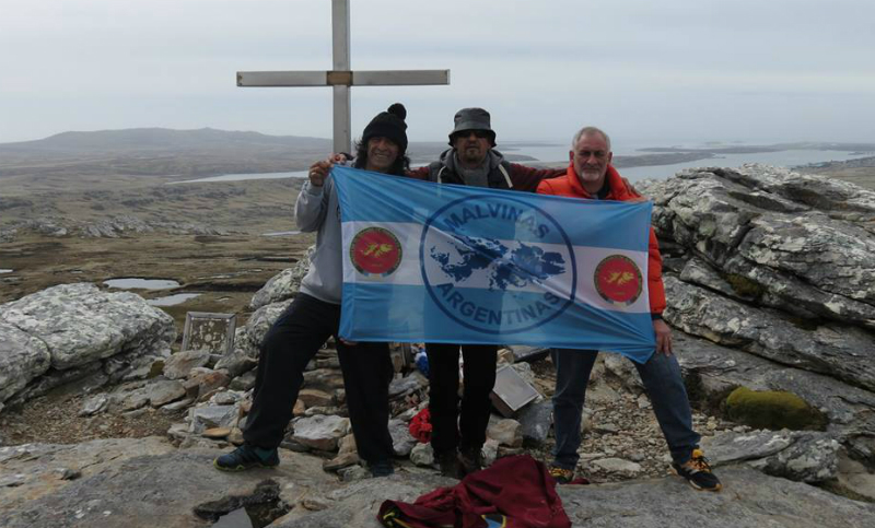 Volver a las Islas: la historia de un veterano que regresó a Malvinas después de 34 años