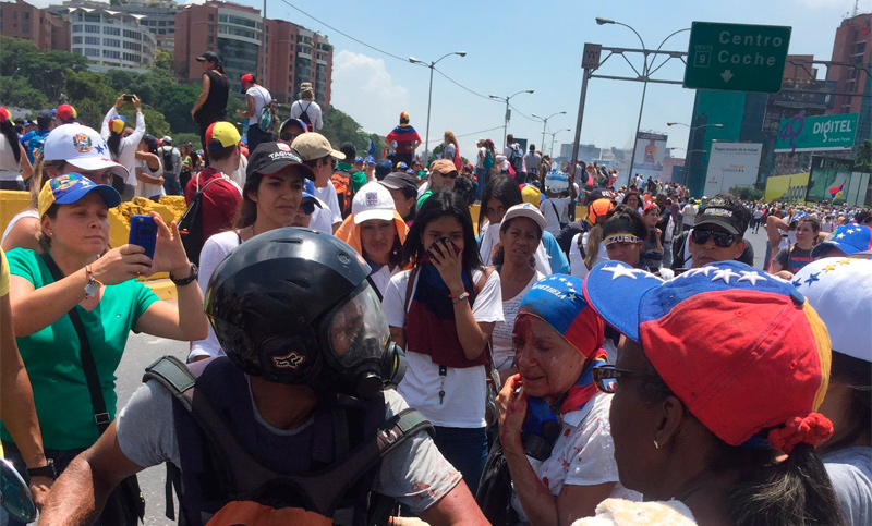 Se eleva a 27 la cifra de muertos por las protestas en Venezuela