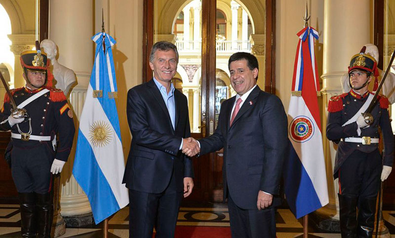 Macri firma con el presidente de Paraguay acuerdo por Yacyretá
