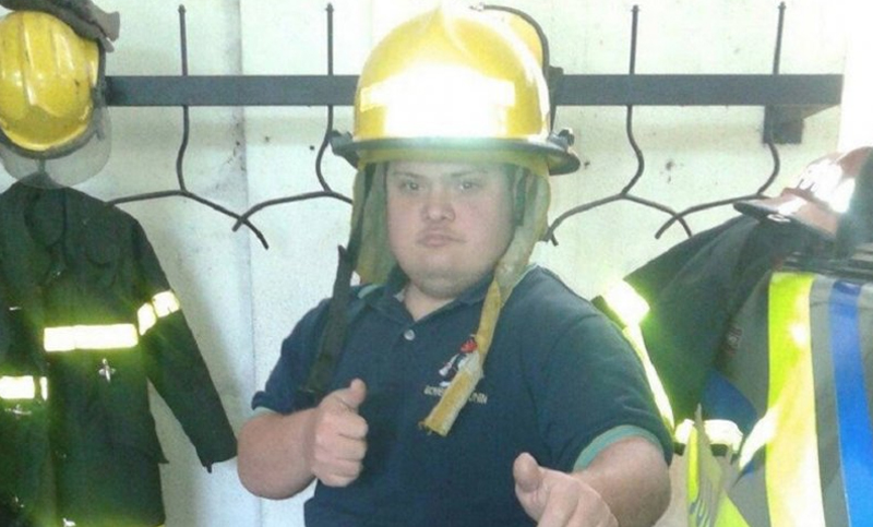 El primer bombero bonaerense con síndrome de Down ya presta servicio