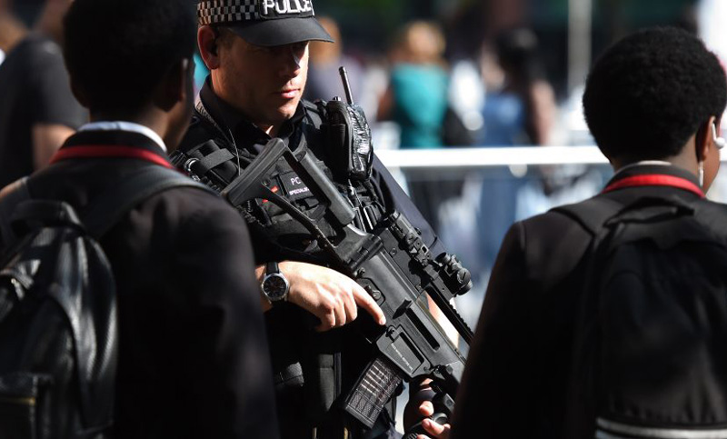 Atentado en Manchester: policía llama a testigos y publica foto del autor