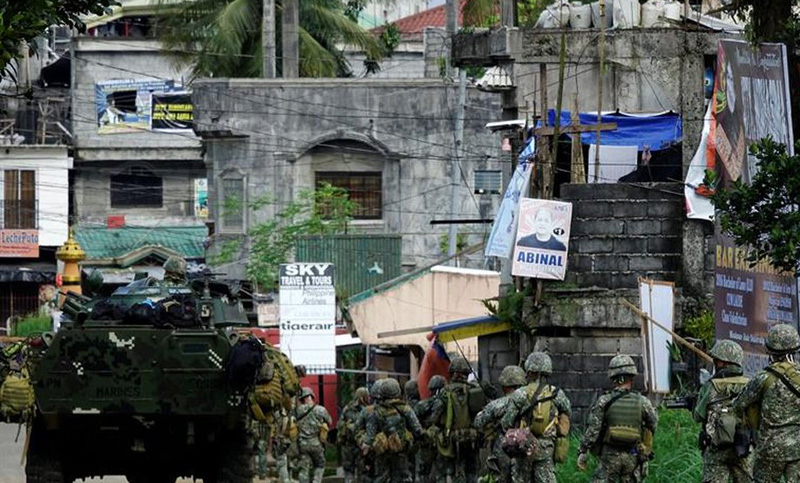 Filipinas: 2.000 civiles atrapados en medio de combates