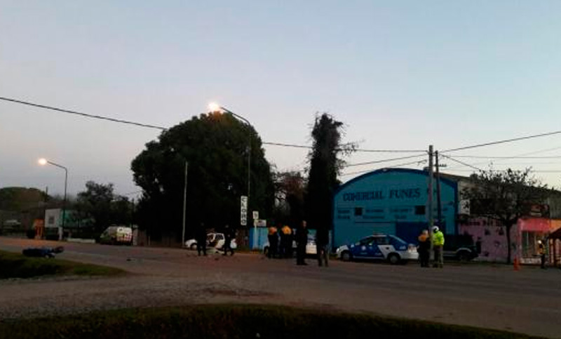 Funes: un motociclista falleció al ser atropellado por un automóvil