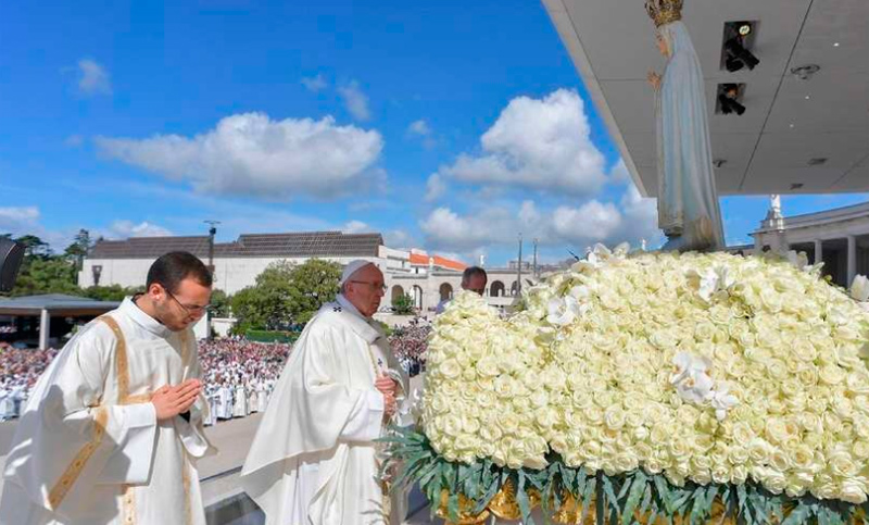 El Papa proclamó como santos a dos pastorcitos de Fátima