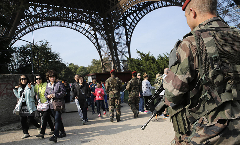El Gobierno francés aprueba un polémico proyecto antiterrorista