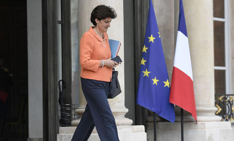 Ministra francesa renuncia por sospechas de irregularidades en el manejo de fondos
