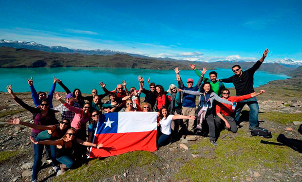 Chile recibe 3,3 millones de turistas en primer semestre y camina a batir récord anual
