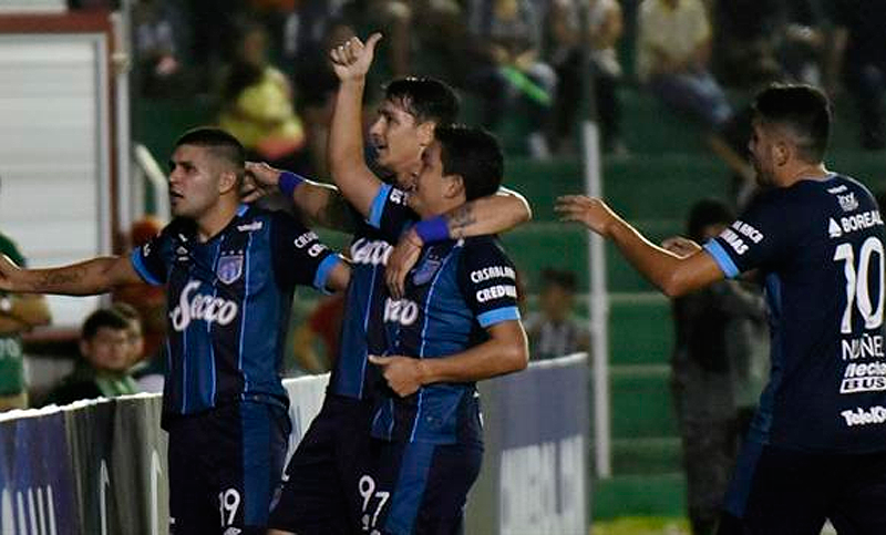 Con goles de Bianchi y Zampedri, los tucumanos festejaron en la Copa