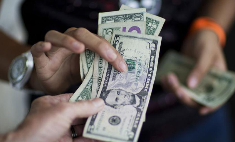 Guida: “La suba del dólar va a repercutir en los precios de la economía”