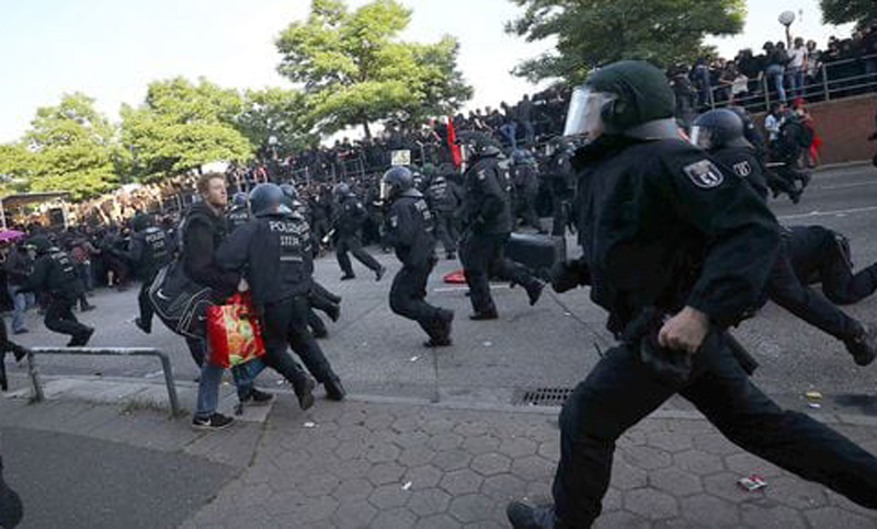 Incidentes en Hamburgo: policías reprimieron a manifestantes en la cumbre del G20