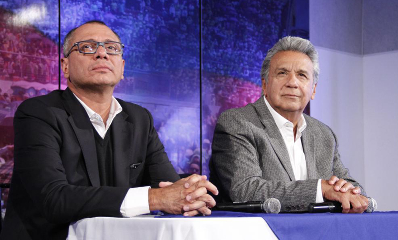 El presidente de Ecuador le quitó todas las funciones a su vice