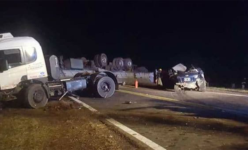 Ocho muertos por dos choques entre autos y camiones en rutas bonaerenses