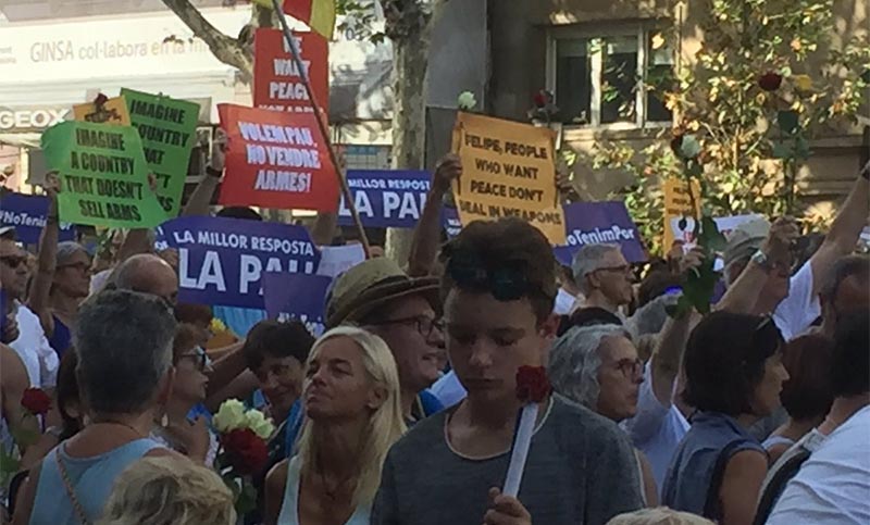 Bajo el lema «no tengo miedo», Barcelona protestó contra el terrorismo