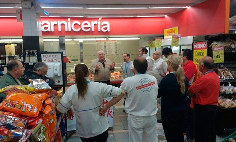 Denuncian que Carrefour despidió a 50 trabajadores en Paraná