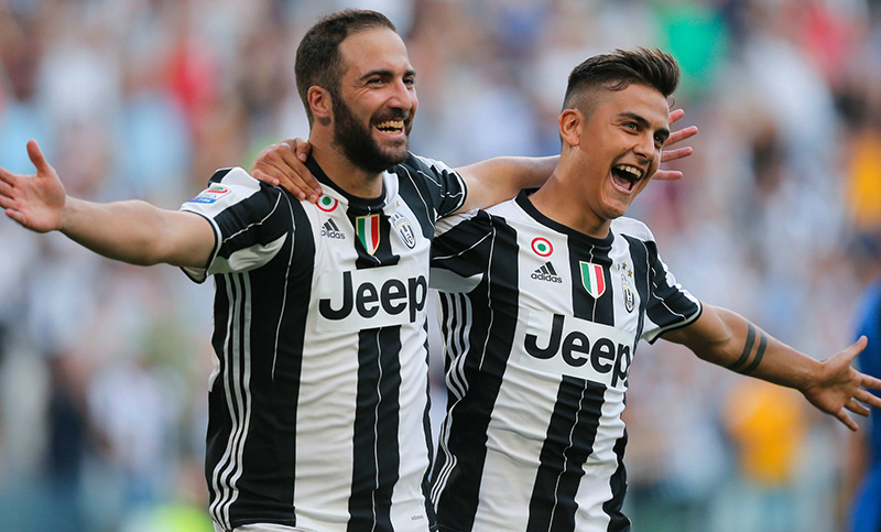 Higuaín y Dybala anotaron en el debut con goleada de Juventus