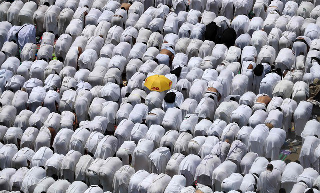 Casi dos millones de peregrinos musulmanes llegan al monte Arafat