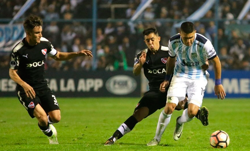 Atlético Tucumán tomó ventaja ante Independiente en la Sudamericana