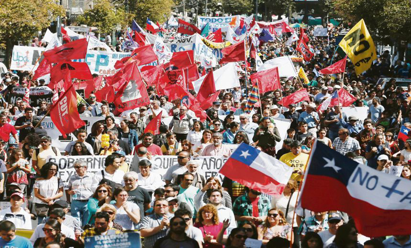 Chile: protesta y llamado a un plebiscito informal contra la jubilación privada