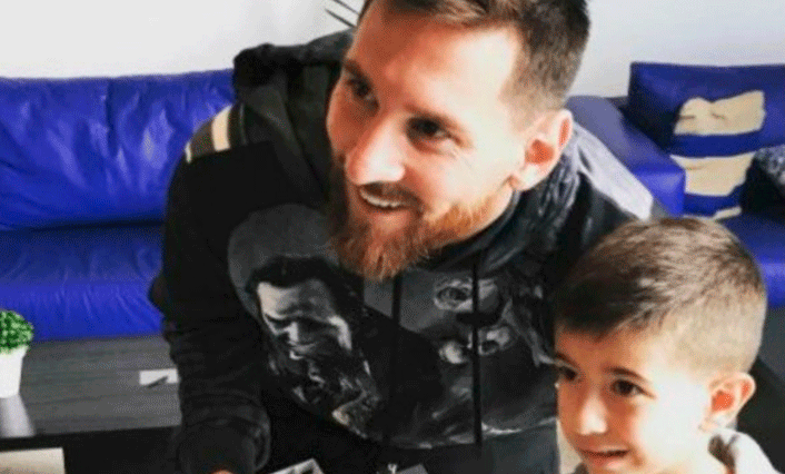 Un nene sorprendió a Lionel Messi con un regalo colosal