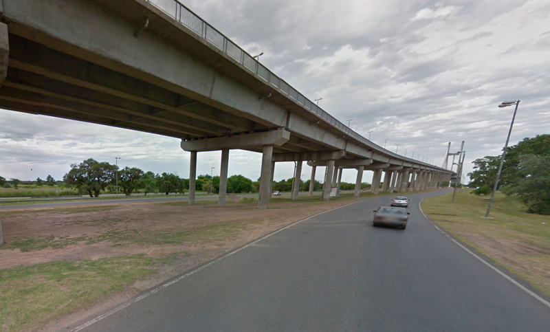 Picadas: aprobaron colocar más barreras debajo del Puente Rosario-Victoria