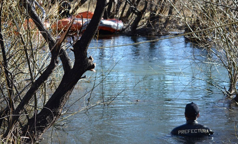 Hallaron un cuerpo en el río Chubut en un rastrillaje por la causa Maldonado