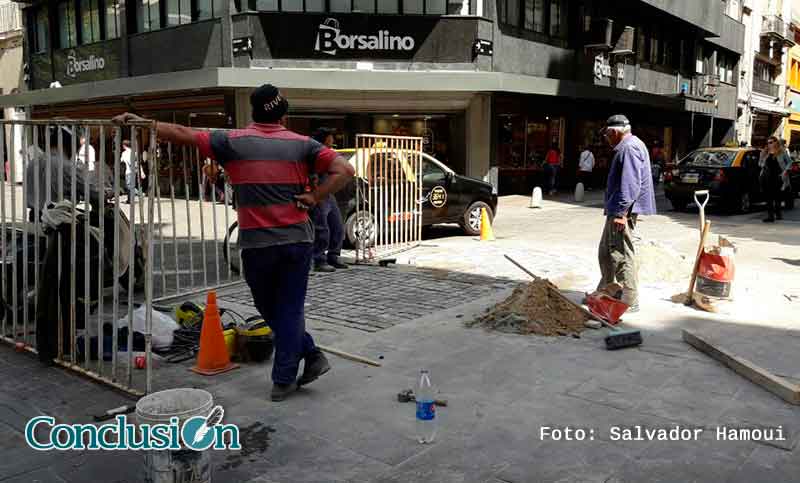 Grupo de comerciantes en alerta por fallas en la obra Sarmiento y Córdoba