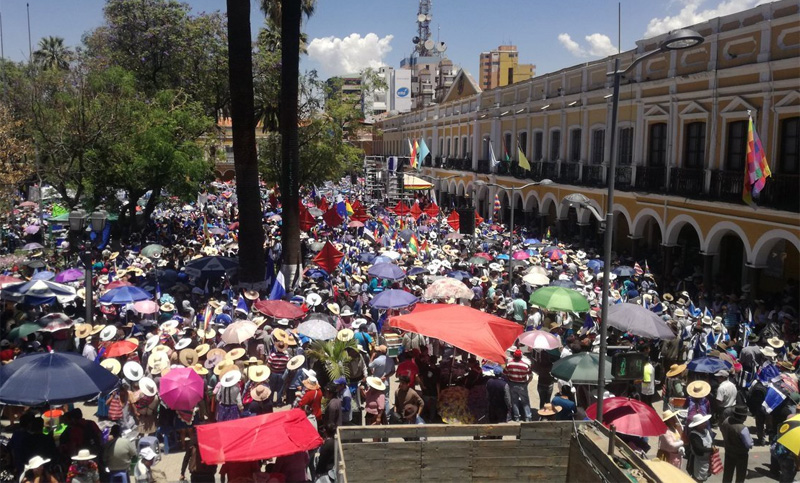 Masiva movilización en apoyo a la reeleción de Evo Morales en Bolivia
