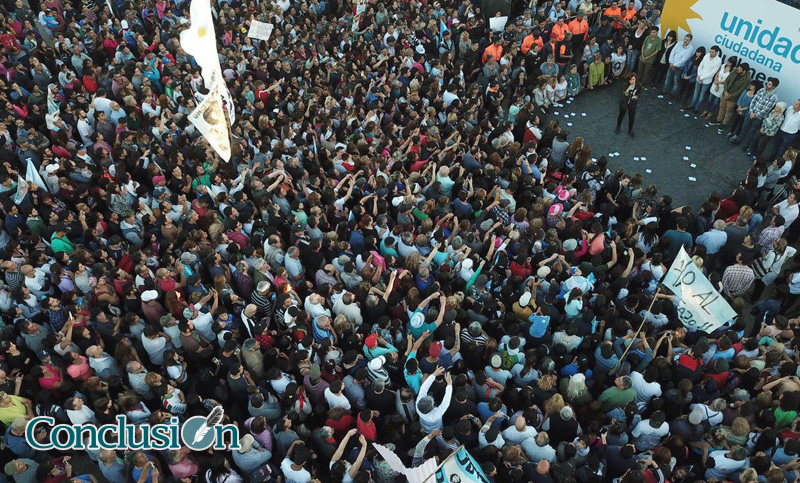 Cristina Kirchner: «Hay que controlar la suba de precios de alimentos y remedios»