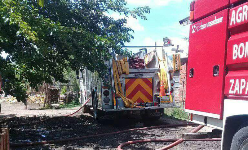 Una familia perdió todo tras el voraz incendio de su vivienda