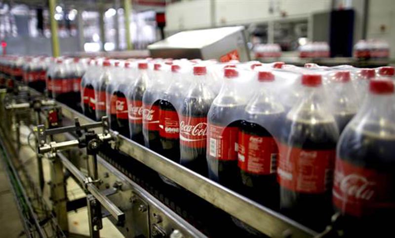 Coca Cola podría dejar de invertir en el país por impuestos del gobierno