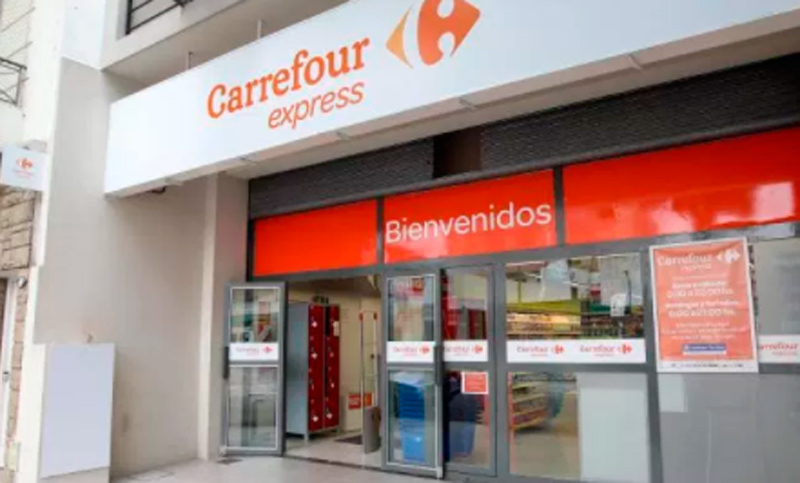 Carrefour fue multado por faltas laborales y de salubridad en 31 sucursales
